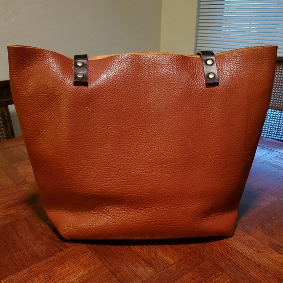RETIRED COLOR Portland Leather Medium Classic Medium Tote in Sedona - Picture 3 of 6